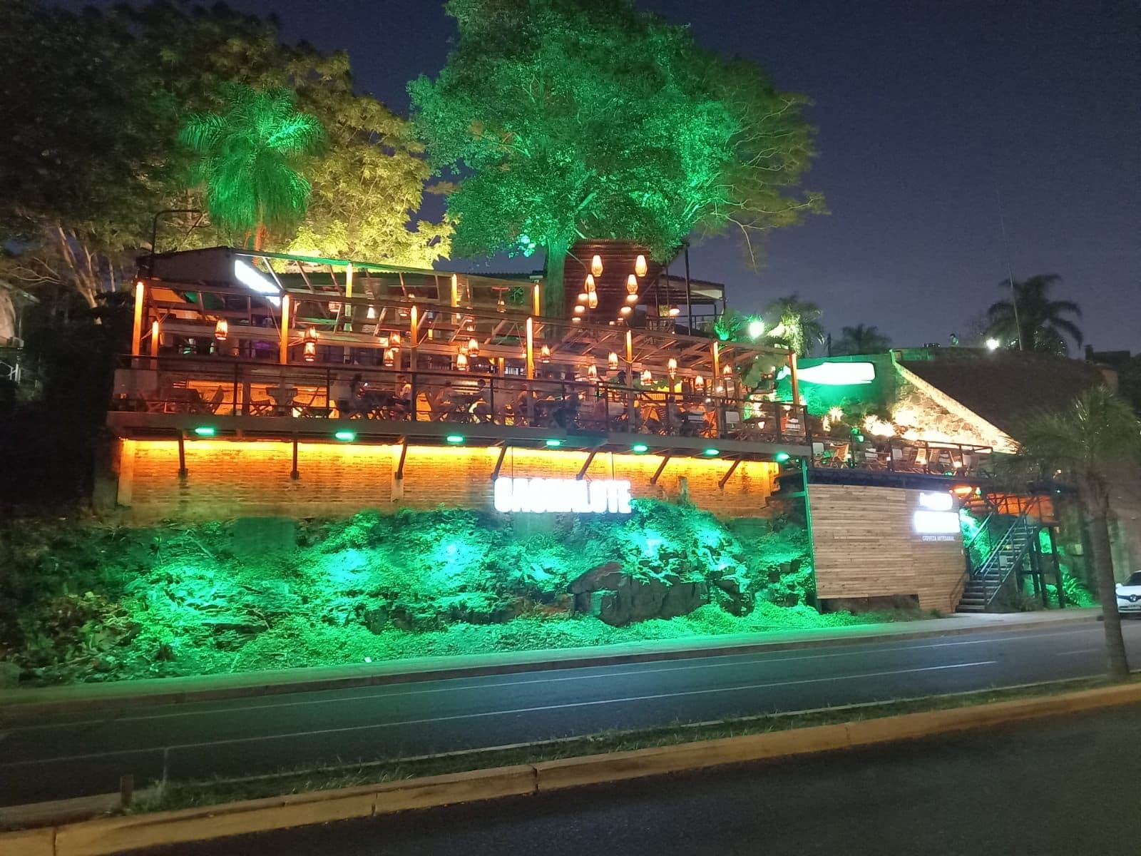 Complejo Turístico — Paisajismo LED